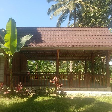 Banana Bungalows Tetebatu Exterior photo